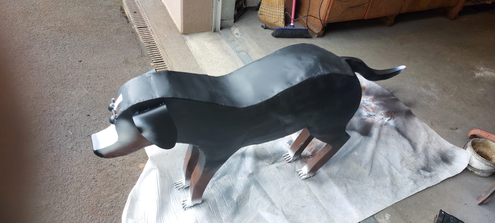 Metallkunstwerk von Nik Kläusler aus Bönigen – Inspiration für Auftragsarbeiten
