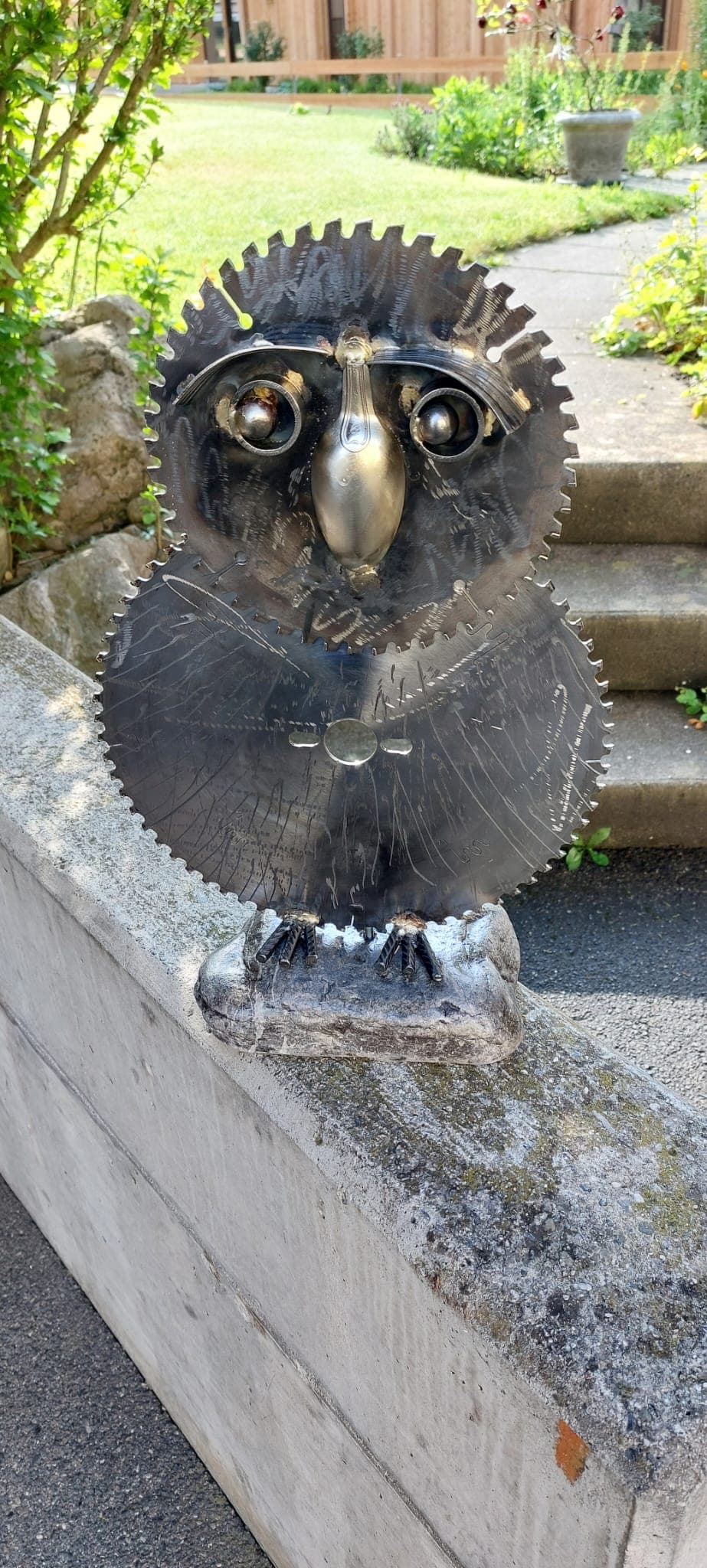 Metallkunstwerk von Nik Kläusler aus Bönigen – Inspiration für Auftragsarbeiten