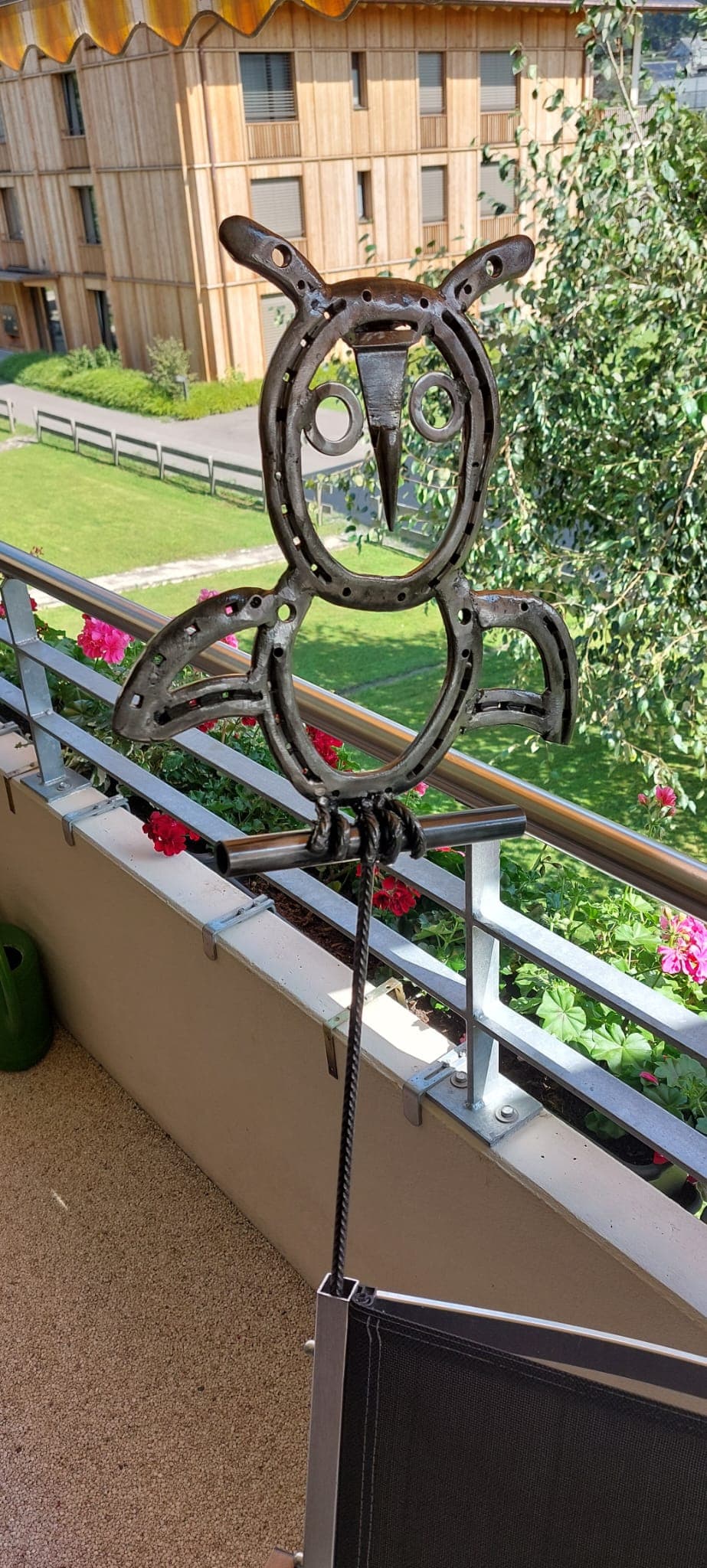 Metallkunstwerk von Nik Kläusler aus Bönigen – Inspiration für Auftragsarbeiten