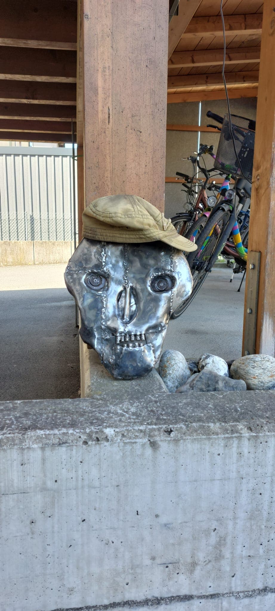 Metallkunstwerk von Nik Kläusler aus Bönigen – Inspiration für Auftragsarbeiten