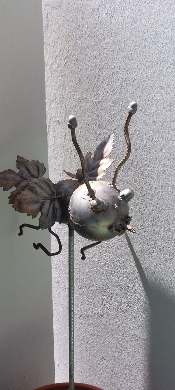 Metallkunstwerk von Nik Kläusler aus Bönigen – Inspiration für Auftragsarbeiten