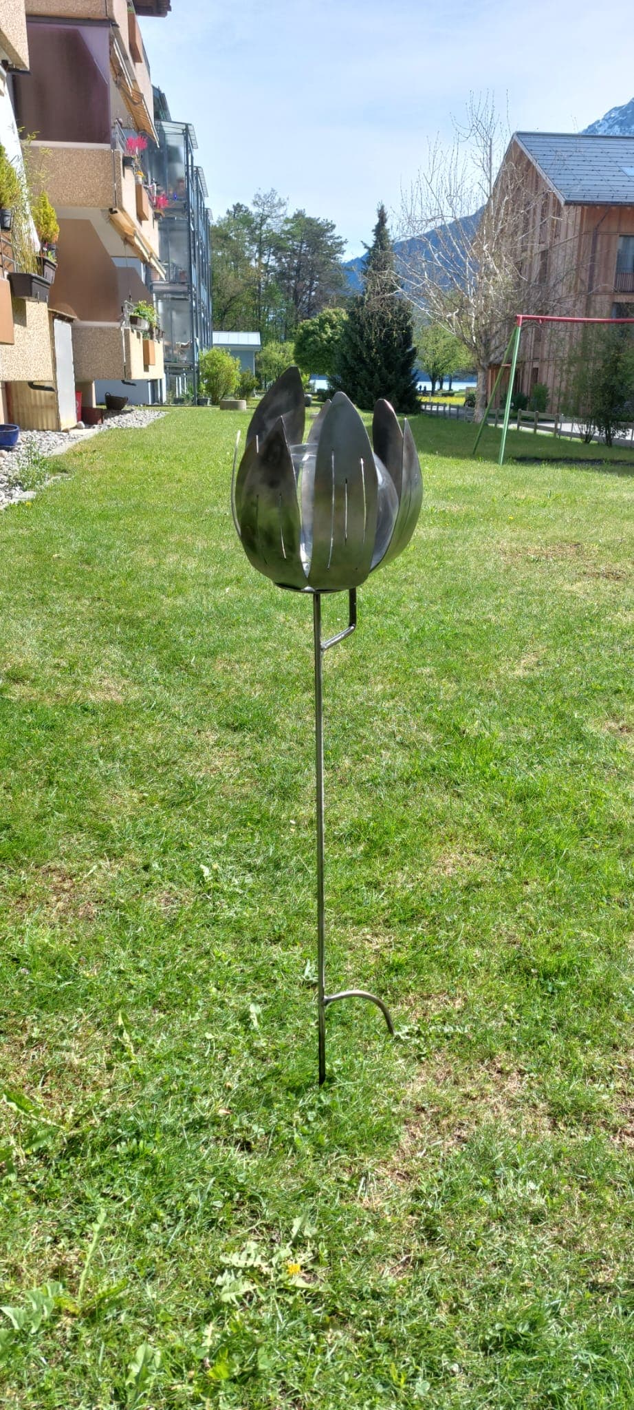 Metallkunstwerk von Nik Kläusler aus Bönigen – Inspiration für Auftragsarbeiten