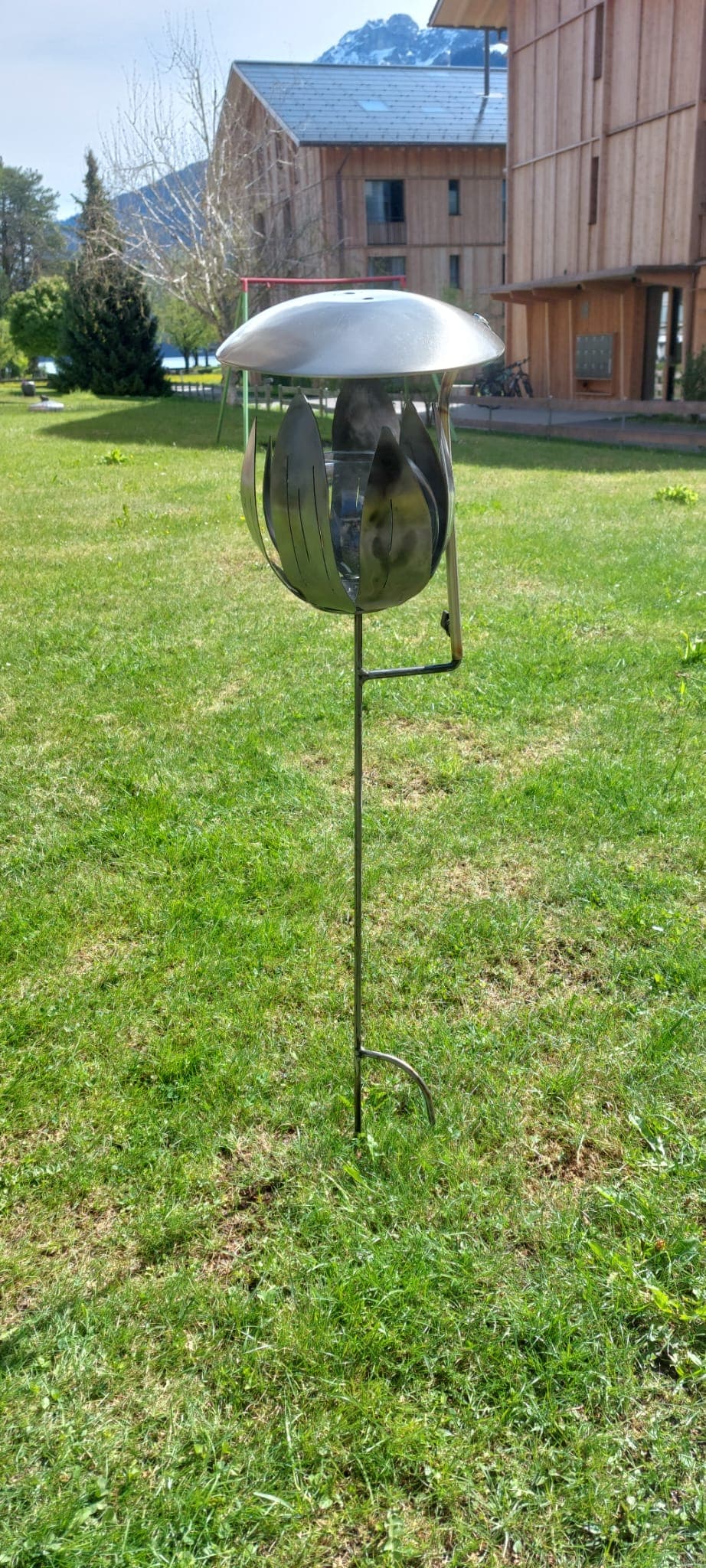 Metallkunstwerk von Nik Kläusler aus Bönigen – Inspiration für Auftragsarbeiten