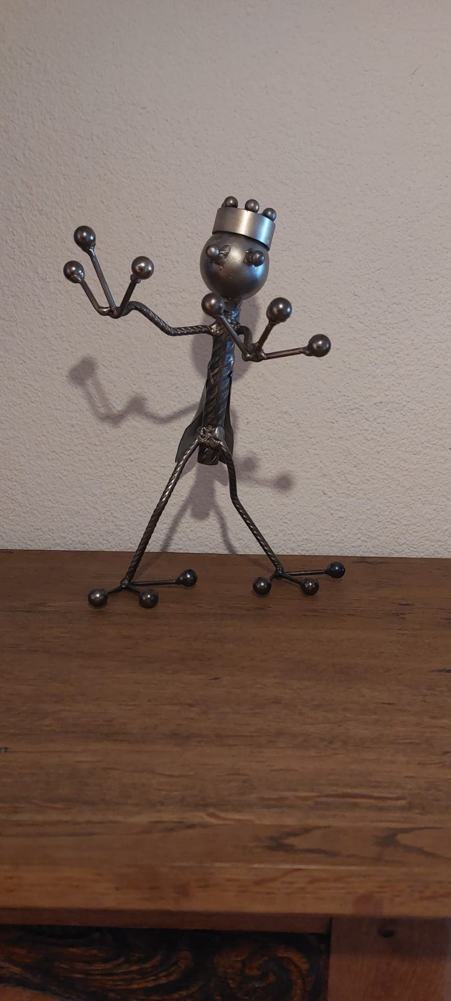 Metallkunstwerk von Nik Kläusler aus Bönigen – Inspiration für Auftragsarbeiten