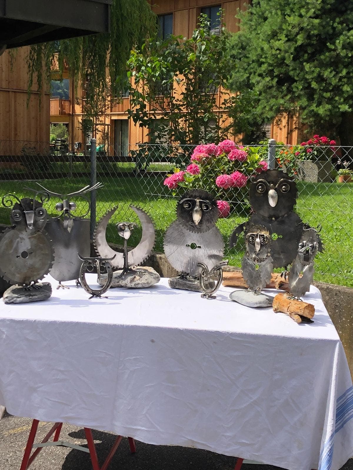 Metallkunstwerk von Nik Kläusler aus Bönigen – Inspiration für Auftragsarbeiten