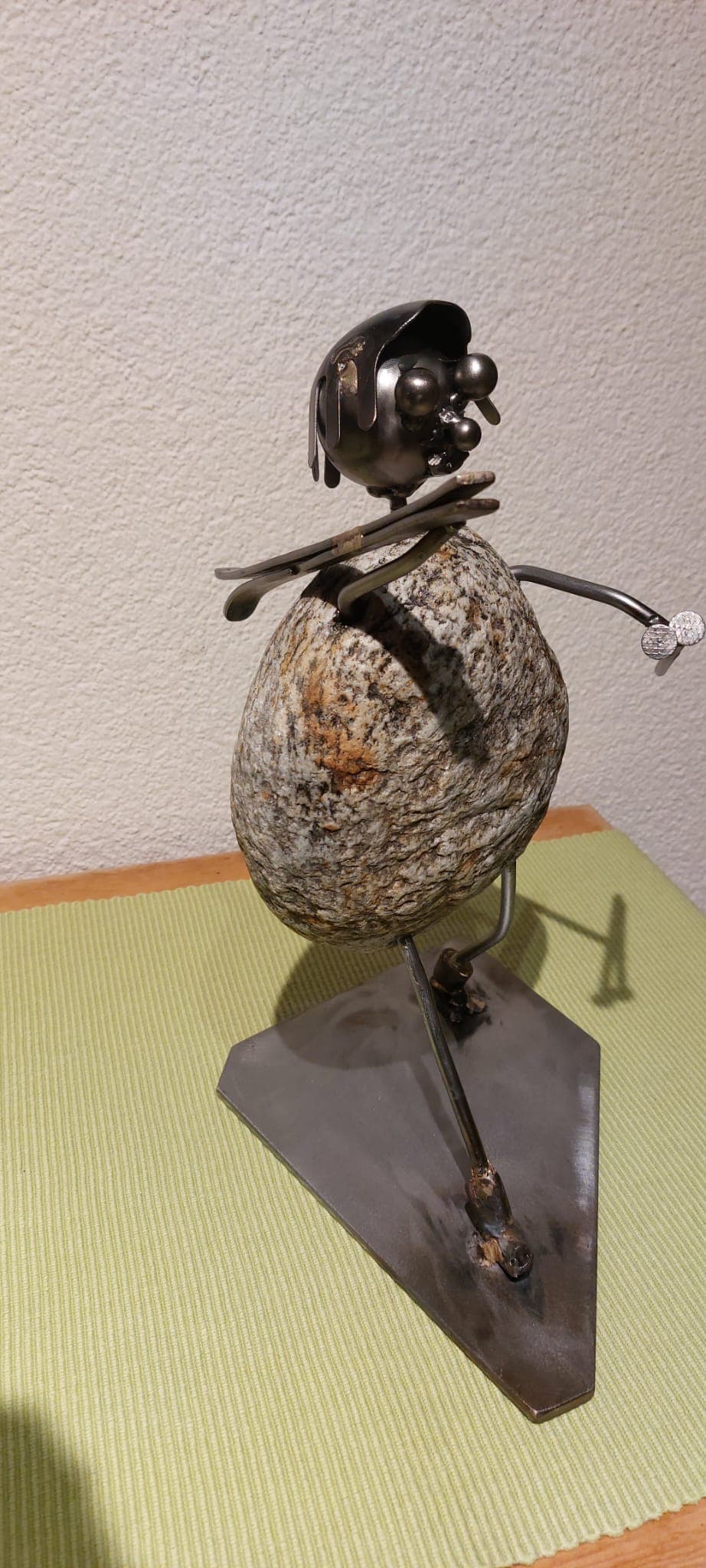 Metallkunstwerk von Nik Kläusler aus Bönigen – Inspiration für Auftragsarbeiten
