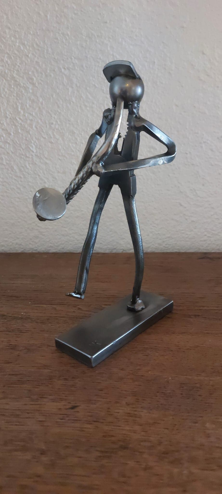 Metallkunstwerk von Nik Kläusler aus Bönigen – Inspiration für Auftragsarbeiten
