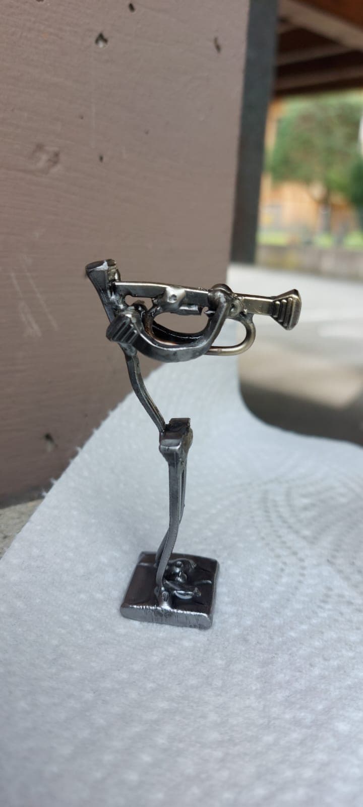 Metallkunstwerk von Nik Kläusler aus Bönigen – Inspiration für Auftragsarbeiten
