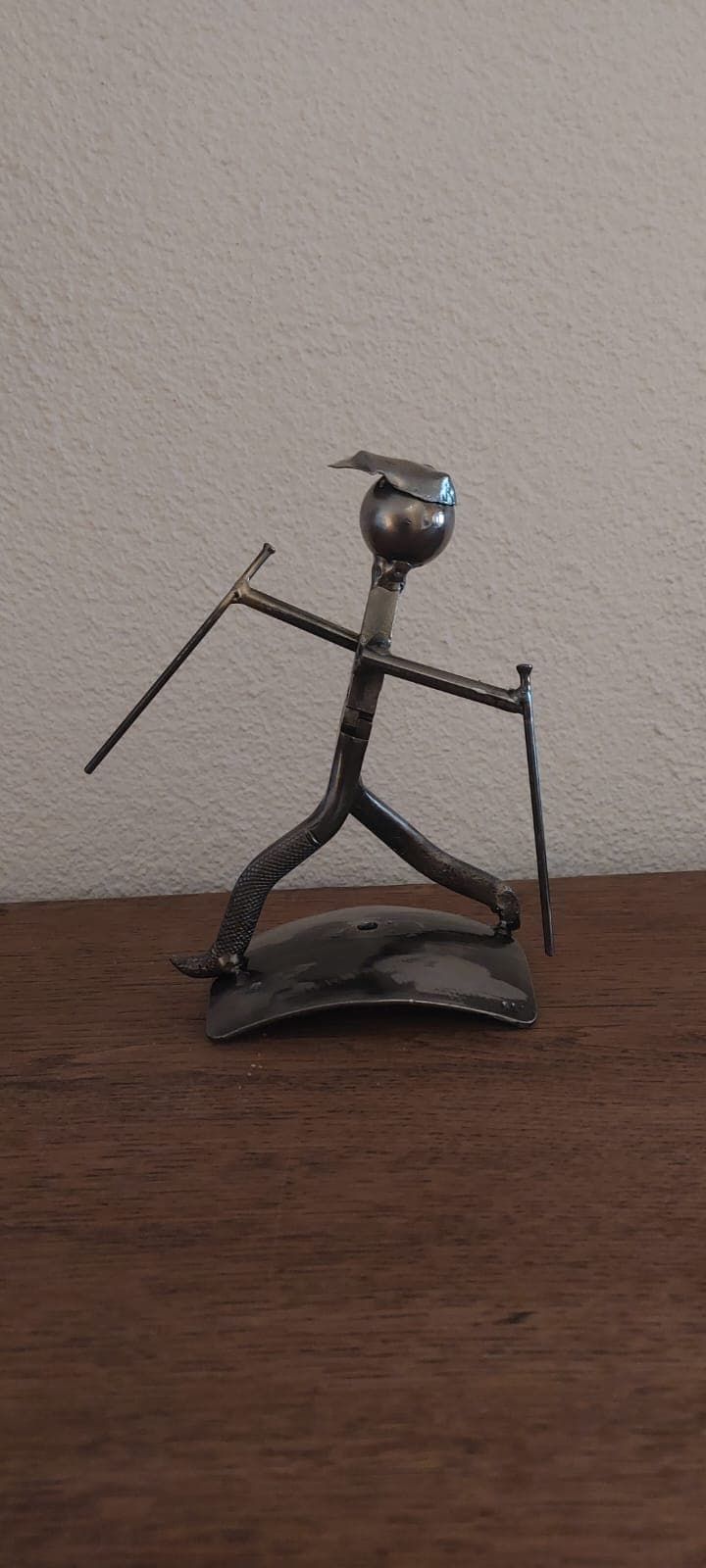 Metallkunstwerk von Nik Kläusler aus Bönigen – Inspiration für Auftragsarbeiten