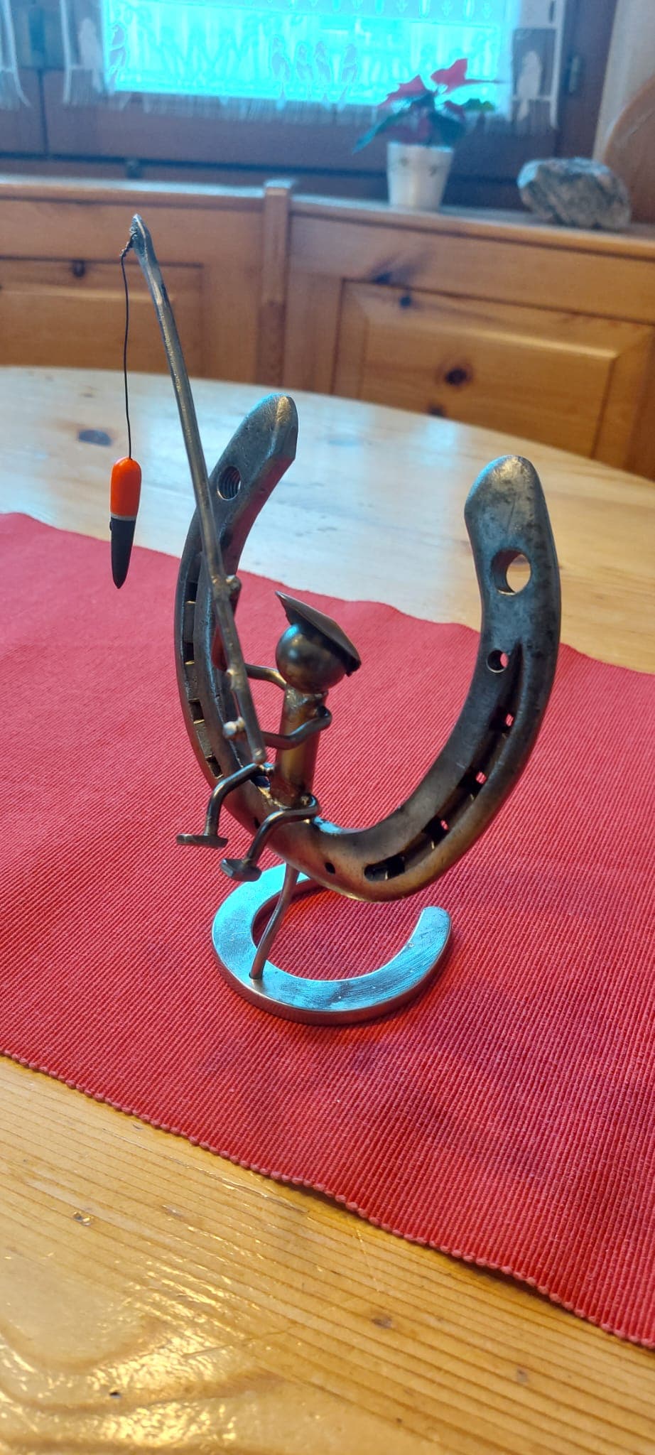 Metallkunstwerk von Nik Kläusler aus Bönigen – Inspiration für Auftragsarbeiten