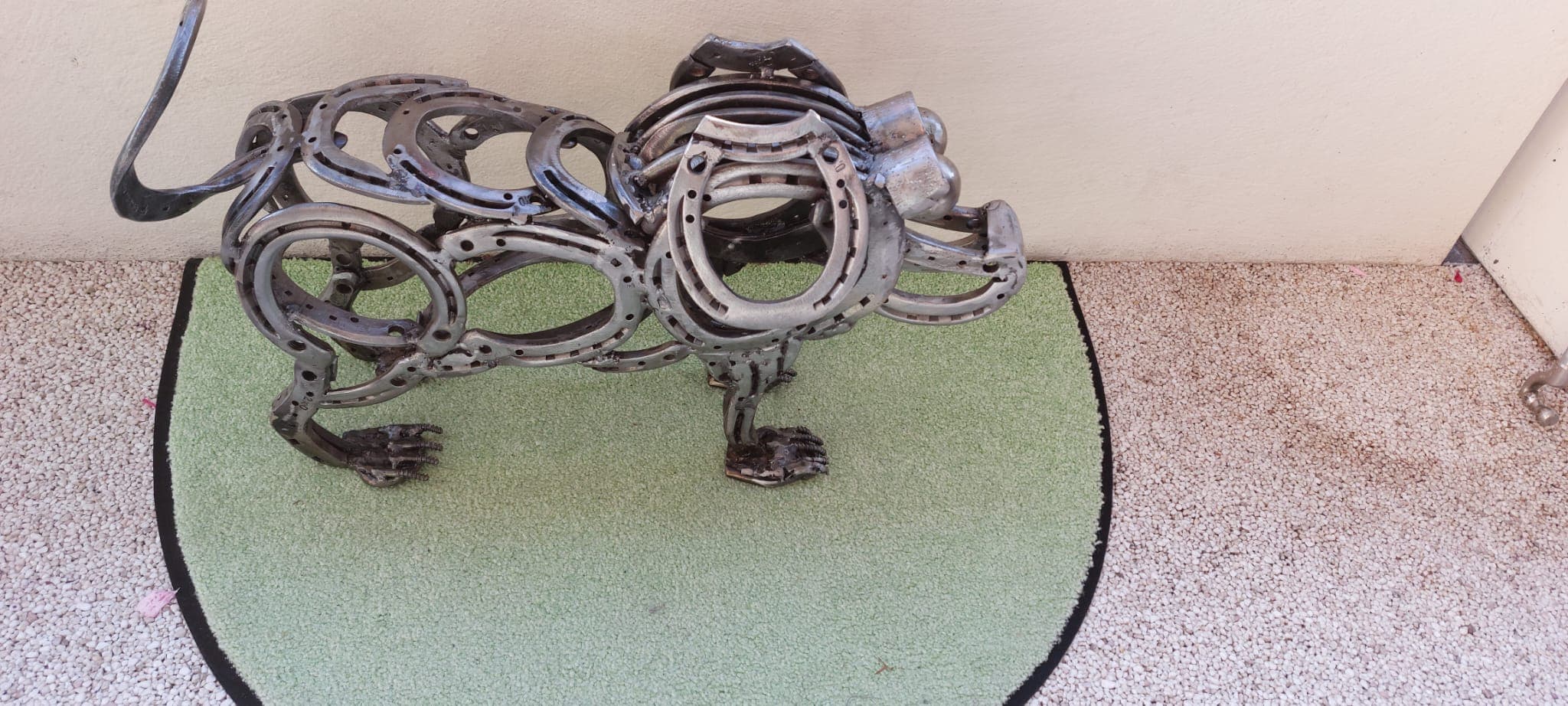 Metallkunstwerk von Nik Kläusler aus Bönigen – Inspiration für Auftragsarbeiten