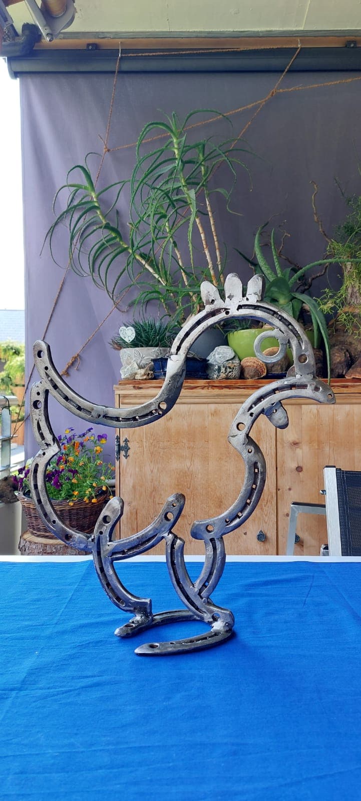 Metallkunstwerk von Nik Kläusler aus Bönigen – Inspiration für Auftragsarbeiten
